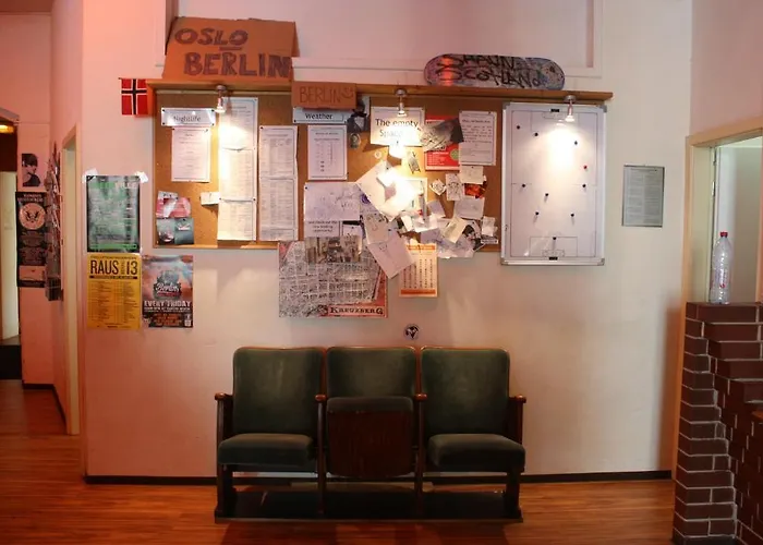 Baxpax Kreuzberg Hostel *